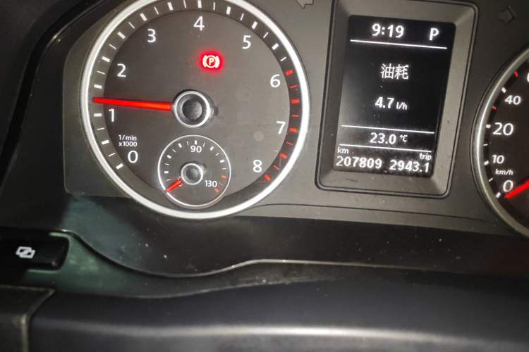 Used Volkswagen Tiguan 2012 1.8TSI Automatic Two-Wheel Drive Urban Edition Odometer Close Up