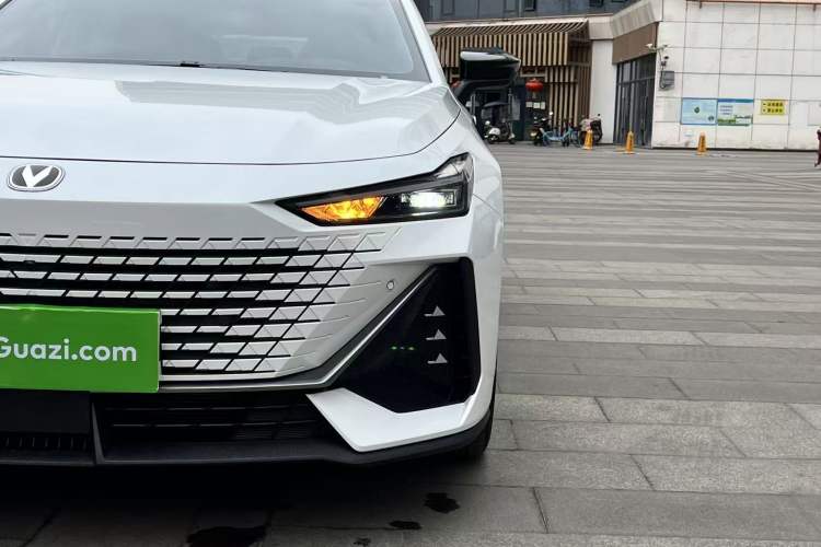 Used CHANGAN UNI-V 2023 1.5T Prestige Model
