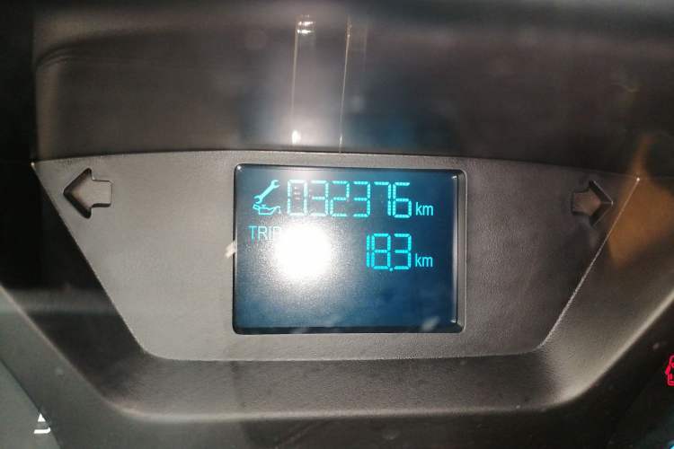 Used Ford Transit 2019 2.0T Diesel Commercial & Travel Mid-axle Mid-roof 9-Seater China VI