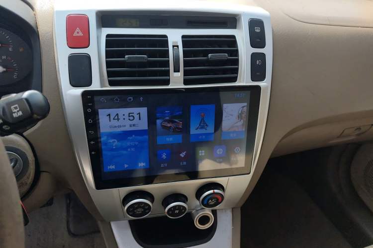 Used Hyundai Tucson 2009 2.0L Manual Two-Wheel Drive Fashion Edition Audio And AC Panel