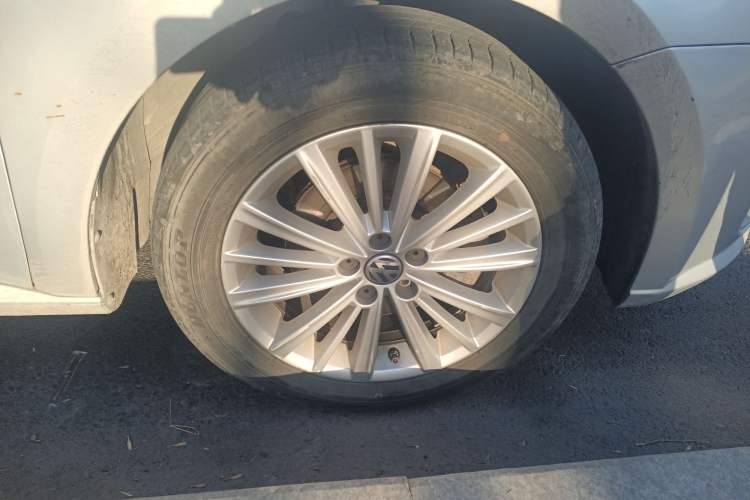 Used Volkswagen Gran Lavida 2013 1.6L Automatic Comfort Model
