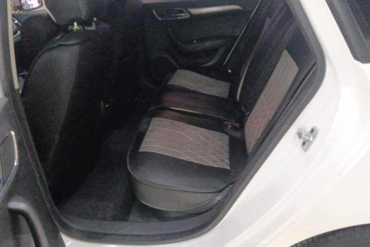 Used Roewe i6 2019 PLUS 1.6L CVT 4G Connected Flagship Deluxe Edition
