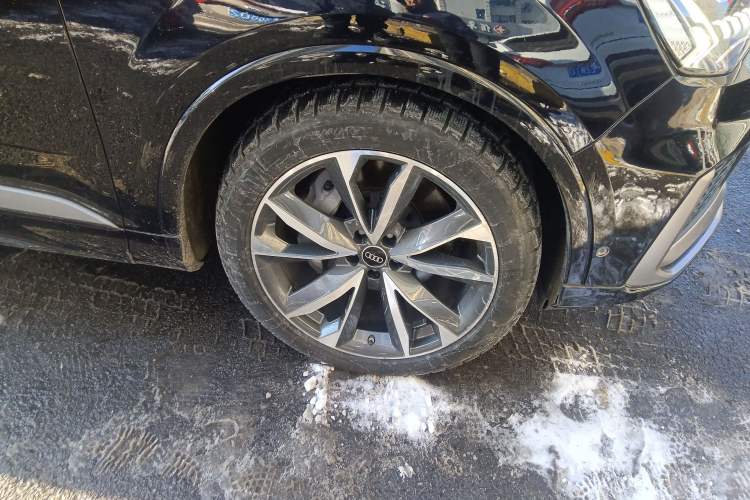 Used Audi Q7 2021 55 TFSI quattro S line Sport model
