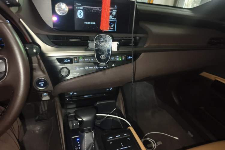 Used Lexus ES 2018 300h Premier Edition China V Standard
