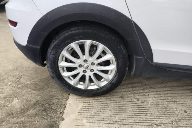 Used Qoros 3 2016 Urban SUV 1.6T Automatic Zhiyue Model Right Rear Wheel Hub