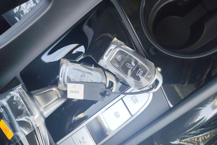 Used Hyundai Elantra 2023 1.5L CVT GLX Elite Edition Vehicle Key