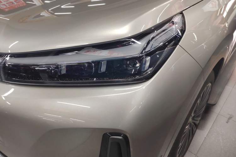 Used Geely Galaxy M9 2025 Model 210km Four-Wheel-Drive Leading Edition Left Front Headlight