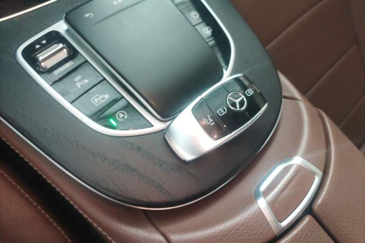 Used Mercedes-Benz E-Class 2021 Restyled E 300 L Luxury Edition
