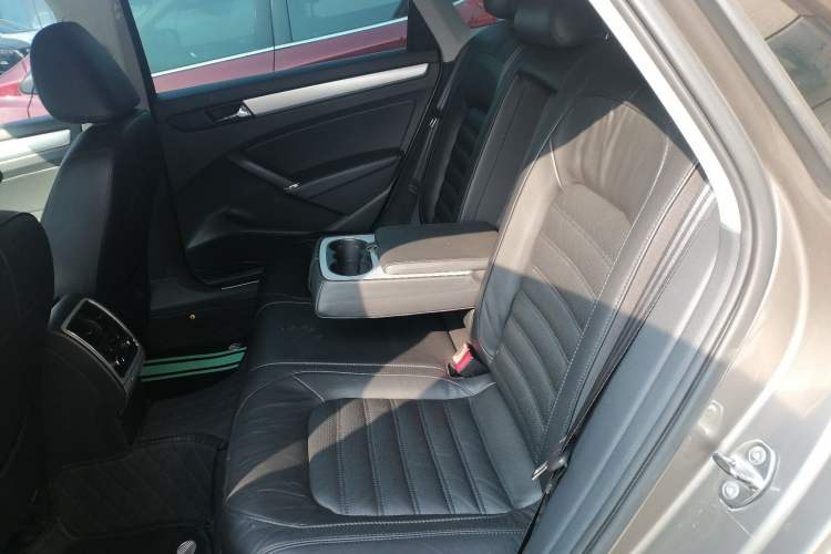 Used Volkswagen Passat 2014 1.8TSI DSG Prestige Navigation Edition Left Rear Seat