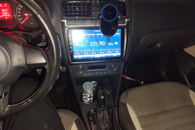 Used Volkswagen Polo 2012 1.6L Cross Polo Automatic Transmission Audio And AC Panel