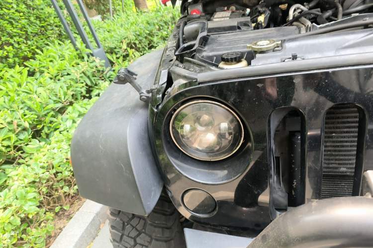 Used Jeep Wrangler 2012 3.6L Sahara Four-Door Edition Right Front Headlight