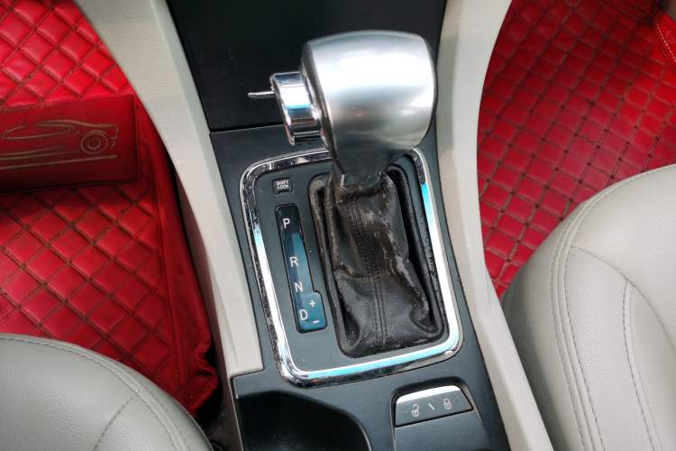 Used Geely Auto Emgrand 2014 Sedan 1.3T CVT Elite Model
