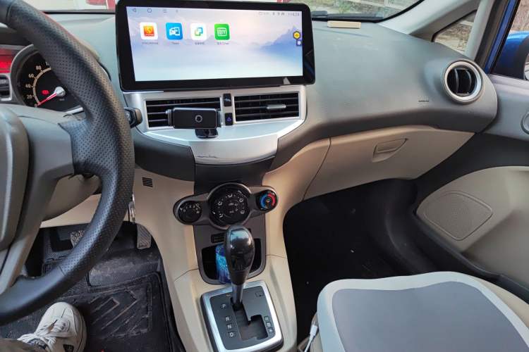 Used Ford Fiesta 2011 Hatchback 1.5L Automatic Fashion Edition Audio And AC Panel