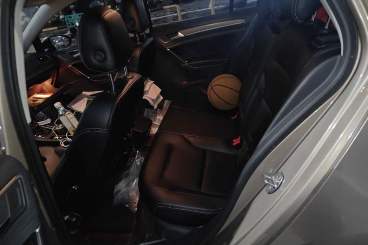 Used Volkswagen Golf 2016 230TSI Automatic Comfort Version
