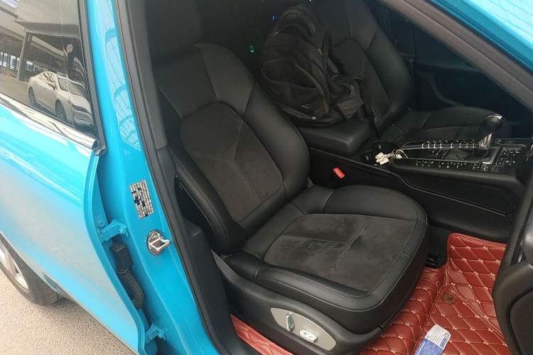 Used Porsche Macan 2018 Macan 2.0T Right Front Seat