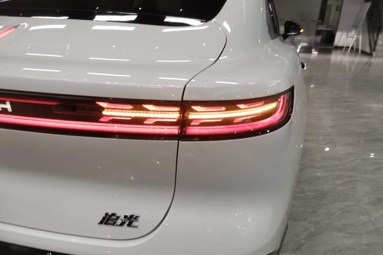 Used VOYAH PASSION 2024 PHEV Four-Wheel Drive Ultra-Long Range Flagship Model