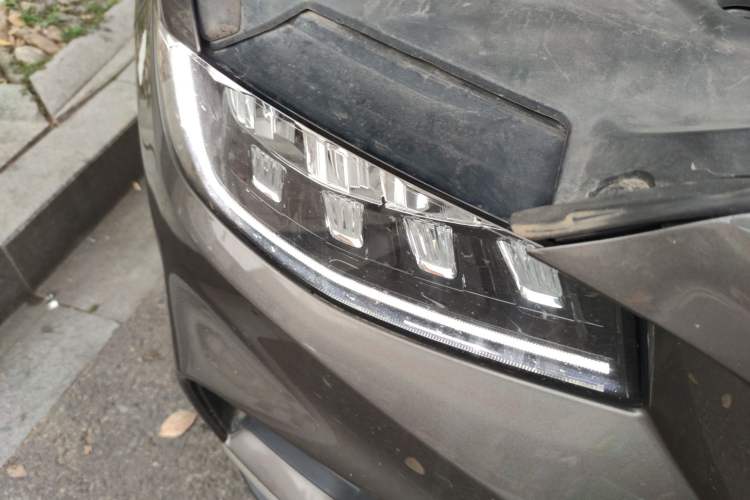 Used Geely Auto Emgrand X7 Sport 2020 1.5TD Automatic Smart Connect PRO Right Front Headlight