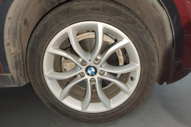 Used BMW X6 2017 xDrive28i Right Front Wheel Hub