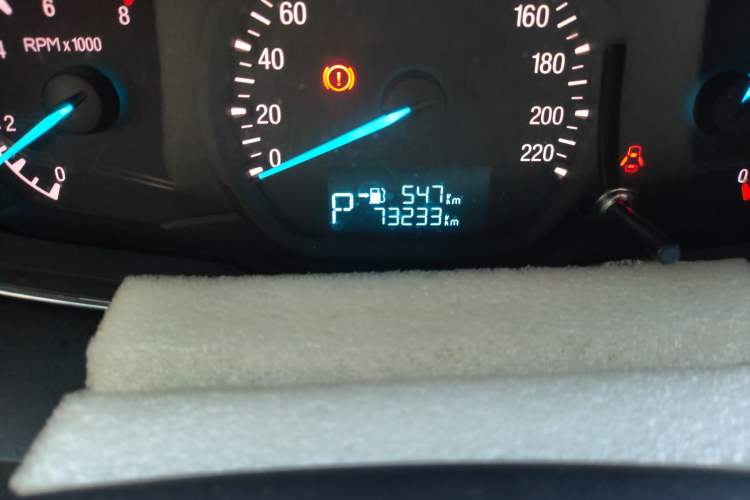 Used Ford Escort 2015 1.5L Automatic Fashion Model Odometer Close Up