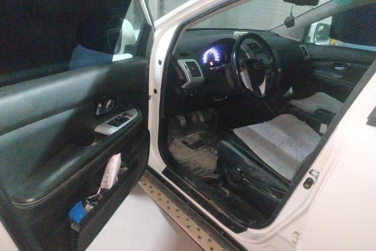 Used BYD S6 2014 2.0L Manual Luxury 5-Seater Driver Seat