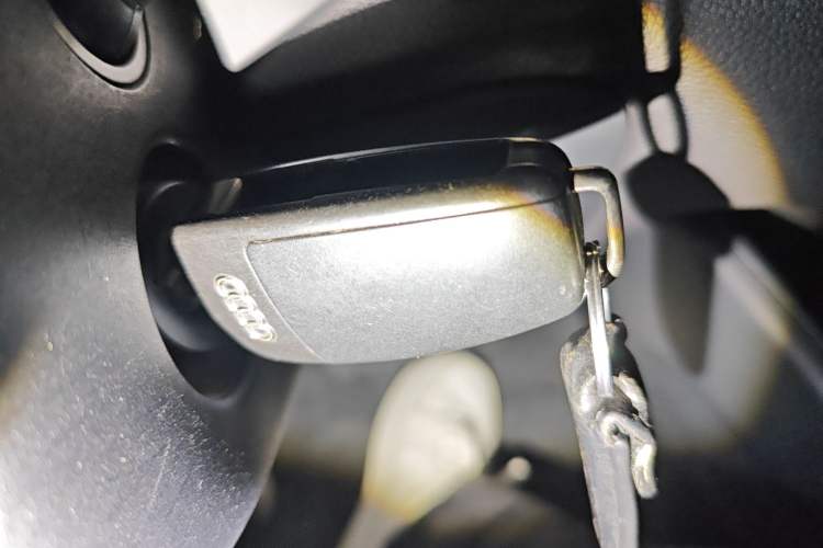 Used Audi A3 2014 Limousine 40 TFSI S line Comfort Model