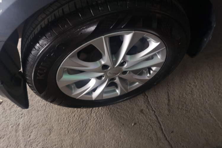 Used Roewe i5 2023 1.5L Manual Comfort Edition Exterior 5