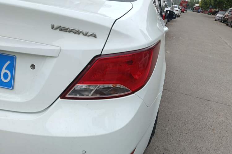 Used Hyundai Verna (older generation) 2014 1.4L Manual Smart GLS Trim Right Rear Taillight