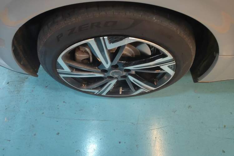 Used Hongqi EH7 2024 760 Pro+ Four-Wheel Drive Version Exterior 3