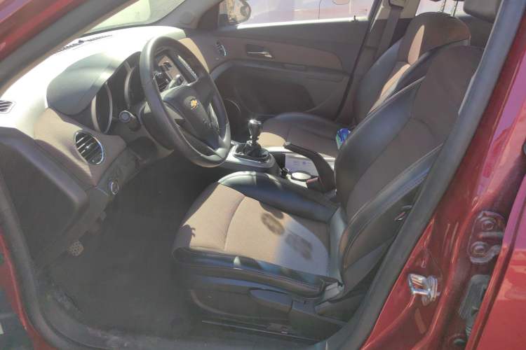 Used Chevrolet Cruze 2015 Hatchback 1.6L Manual Comfort Edition