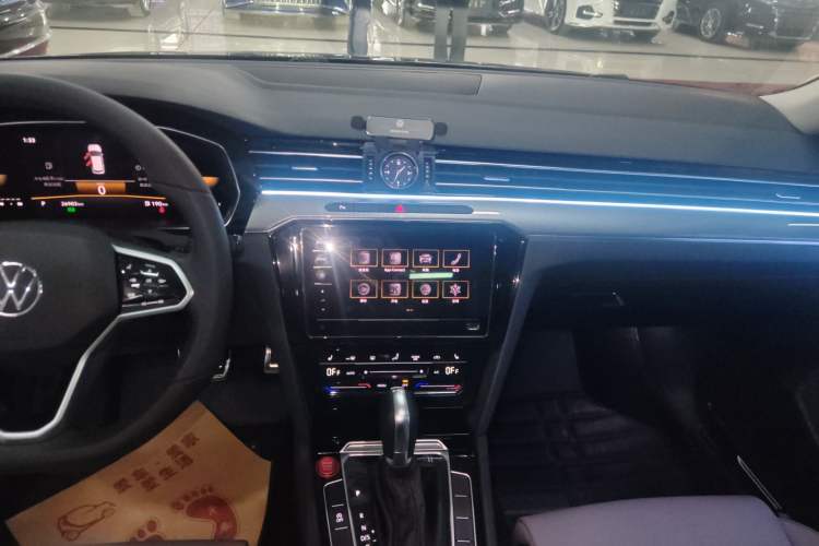 Used Volkswagen Magotan 2023 2 Million Units Limited Edition 330TSI DSG Leading Version Audio And AC Panel