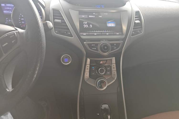 Used Hyundai Elantra (5th Generation / Langdong) 2016 1.6L Automatic Prestige Model Audio And AC Panel