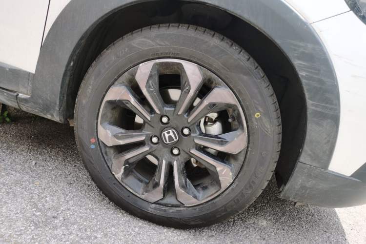 Used Honda LIFE 2021 1.5L CVT CRO-S Fun Edition Right Front Wheel Hub