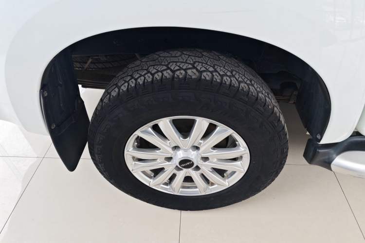 Used Isuzu D-MAX 2020 1.9T 4x4 Automatic Comfort Edition China VI Standard RZ4E Hi-Power