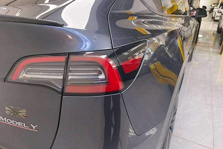 Used Tesla Model Y 2024 Long-Range All-Wheel-Drive Version