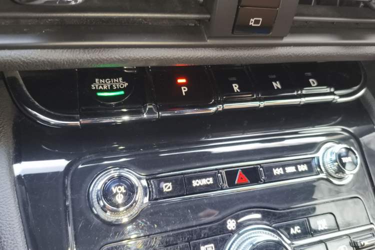 Used Lincoln Corsair 2021 2.0T Two-Wheel Drive Deluxe Edition
