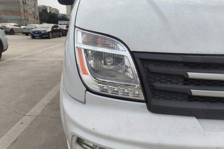 Used SAIC MAXUS Xintu V80 2021 2.0T Manual Classic Aoyuntong 127 PS Mid-axle Mid-roof 6/7/8/9-Seater
