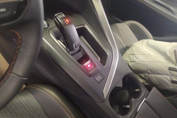 Used Peugeot 5008 2017 350THP 5-Seat Elite Edition Gear Lever