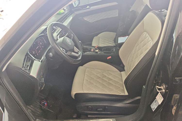 Used Volkswagen Magotan 2023 2 Million Units Commemorative Edition 330TSI DSG Luxury Version