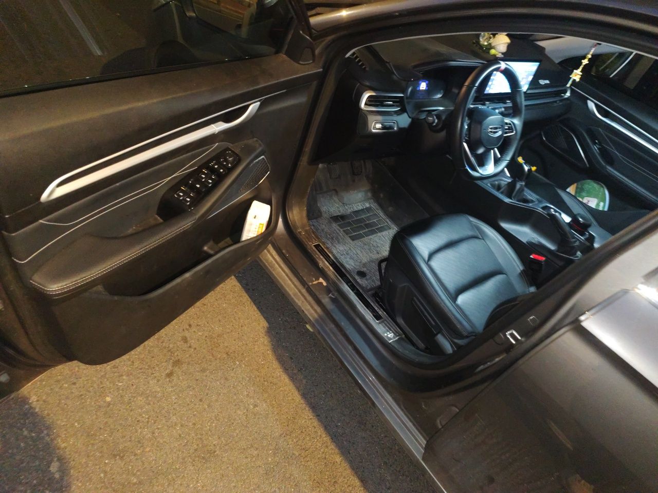 Geely Auto Emgrand 2023 4th Generation Champion Edition 1.5L Manual Luxury Model — снимка 16