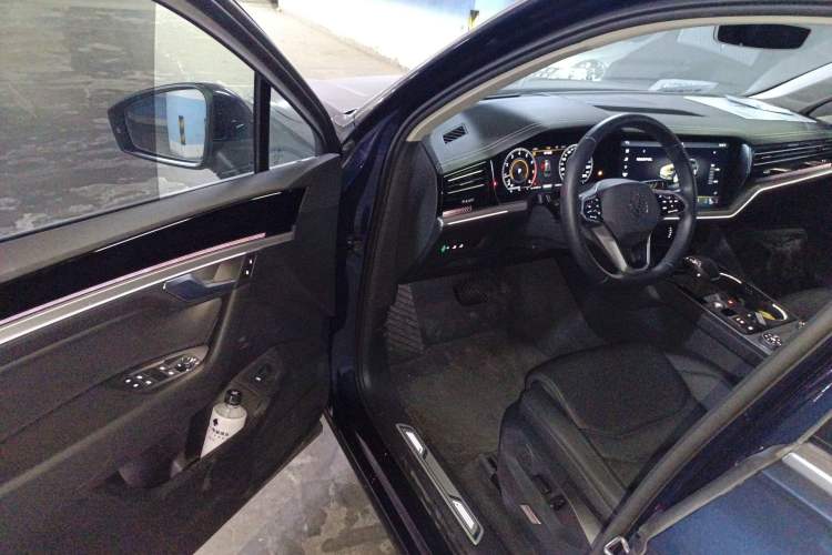 Used Volkswagen Touareg 2023 2.0 TSI RuiShang Edition
