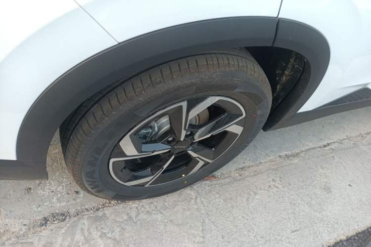 Used Dongfeng Aeolus L7 New Energy 2025 518 Comfort Edition Right Rear Wheel Hub