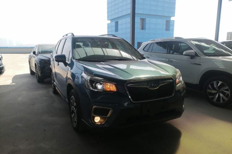 Used Subaru Forester 2021 2.0i Luxury Edition EyeSight Front Right 45 Deg