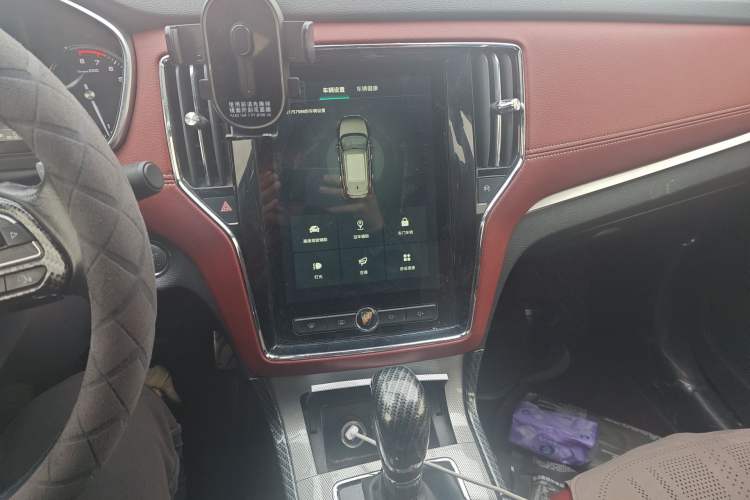 Used Roewe RX5 2016 30T Four-Wheel Drive Automatic Internet Smart Luxury Edition Audio And AC Panel