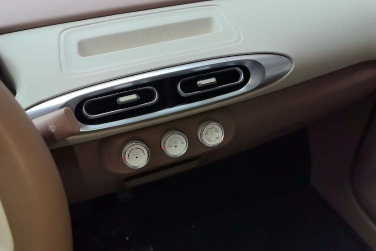 Used Wuling Hongguang MINIEV 2025 Four-Door Version Advanced Edition
