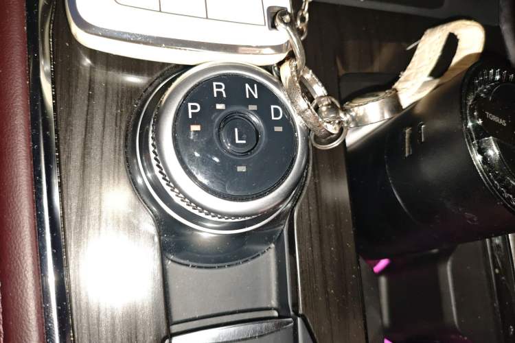 Used Ford Explorer 2023 EcoBoost 285 Four-Wheel Drive Titanium Edition 6 Seats
