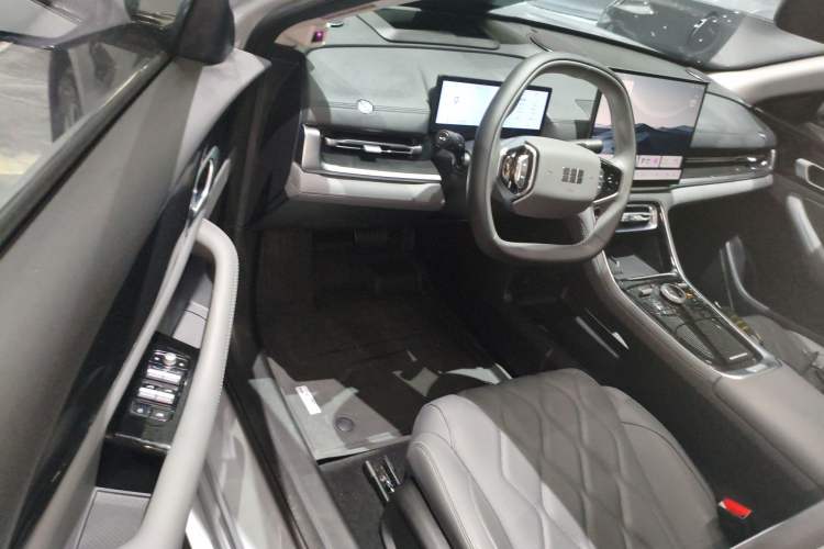 Used Geely Galaxy A7 2025 Model EM-i 150km Exploration+ Edition Driver Seat