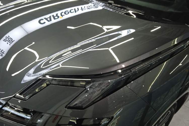 Used Lynk & Co 08 EM-P 2025 120km Long-Range Halo