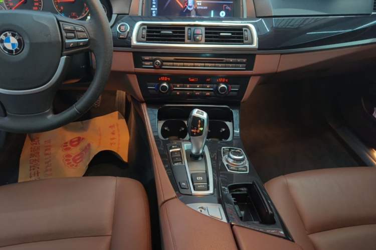 Used BMW 5 Series 2015 520i Elegant Edition
