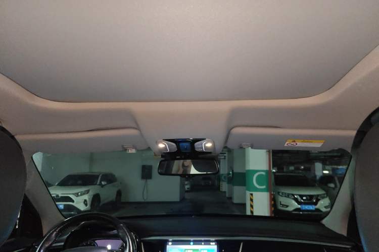 Used GAC Trumpchi GS7 2017 320T Two-Wheel-Drive Luxury Smart Connectivity Model
