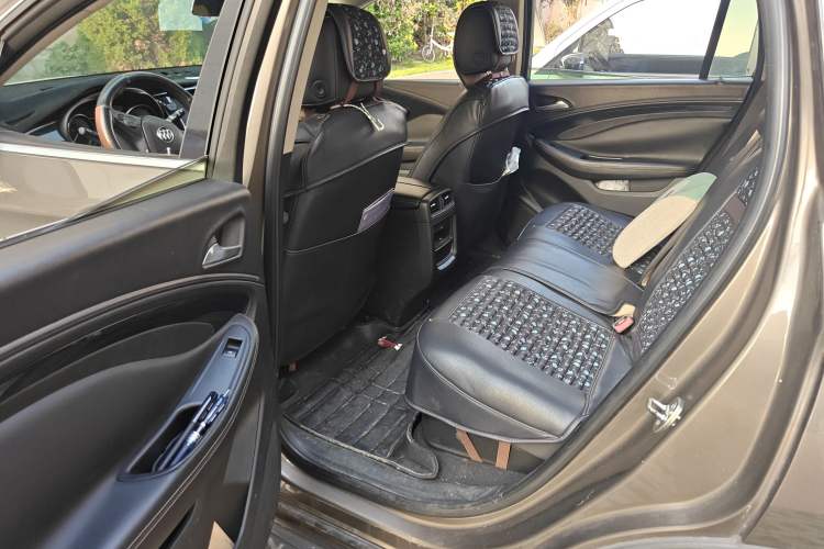 Used Buick Envision 2015 20T Two-Wheel-Drive Leading Model